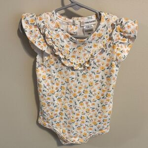 Daisy Fuentes floral bodysuit size 24 months